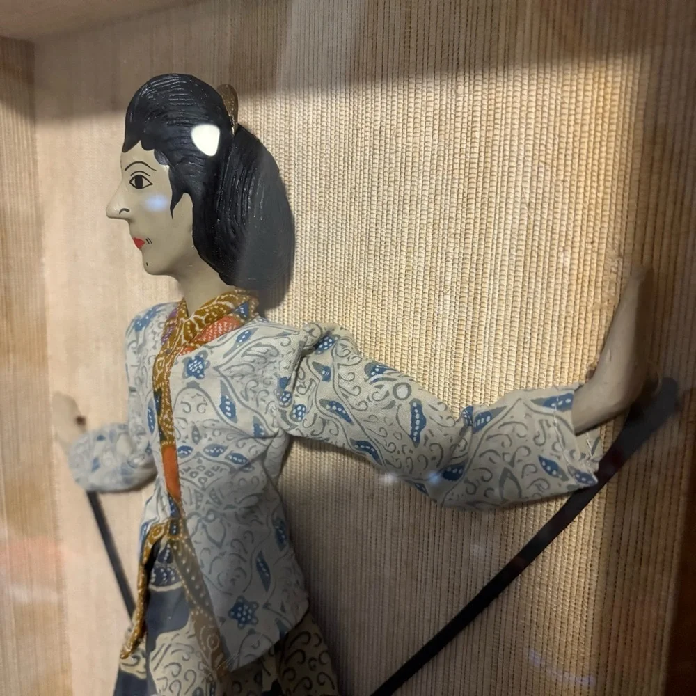 2 Vintage Indonesian Wayang Golek Rod Stick Puppets In 13x20 Shadow Boxes Decor